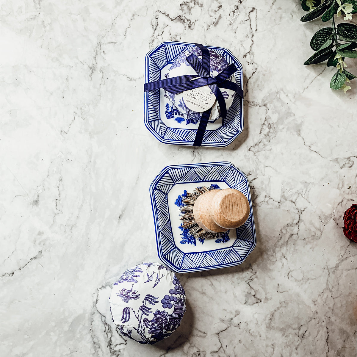 Chinoiserie-Inspired Soap & Tray Set – Elegant and Versatile