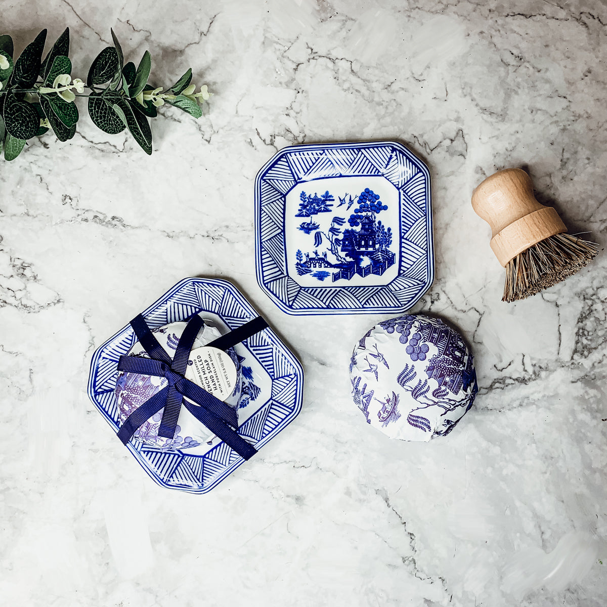 Chinoiserie-Inspired Soap & Tray Set – Elegant and Versatile