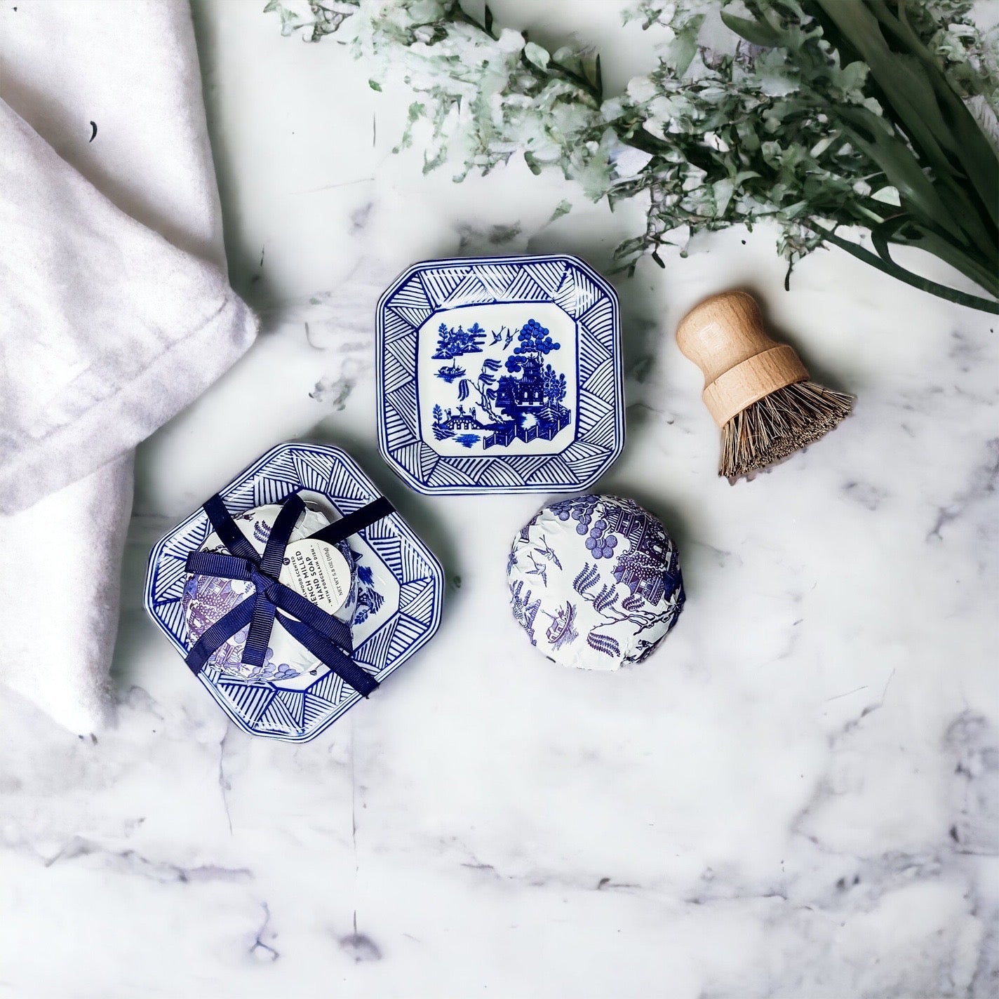 Chinoiserie-Inspired Soap & Tray Set – Elegant and Versatile